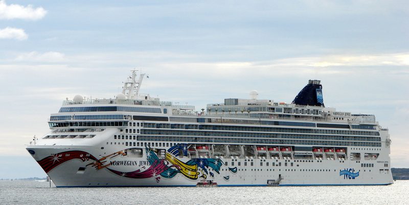 Norwegian Jewel cruise ship